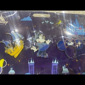 Minnie Mouse Main Attraction Peter Pan Pins